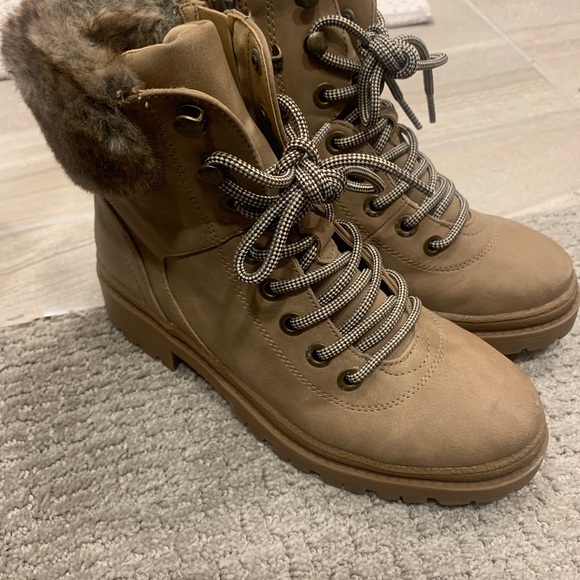 Universal Thread Boots - Picture 3 of 3